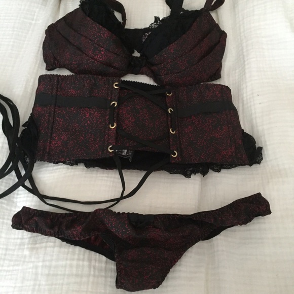 Agent Provocateur Eugenie Lingerie Set - Picture 3 of 3